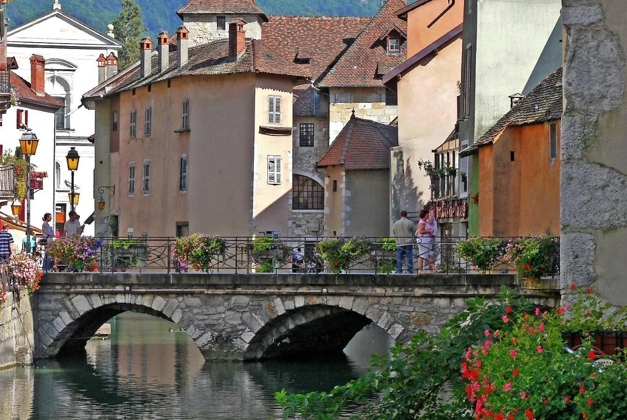 Le Refuge, 2 Personnes, 4 Etoiles Tout Confort Annecy Francie