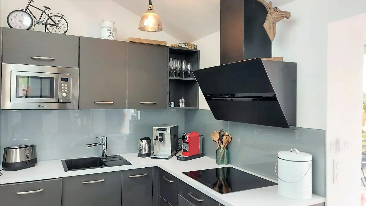 Apartment Le Refuge, 2 Personnes, 4 Etoiles Tout Confort Annecy France